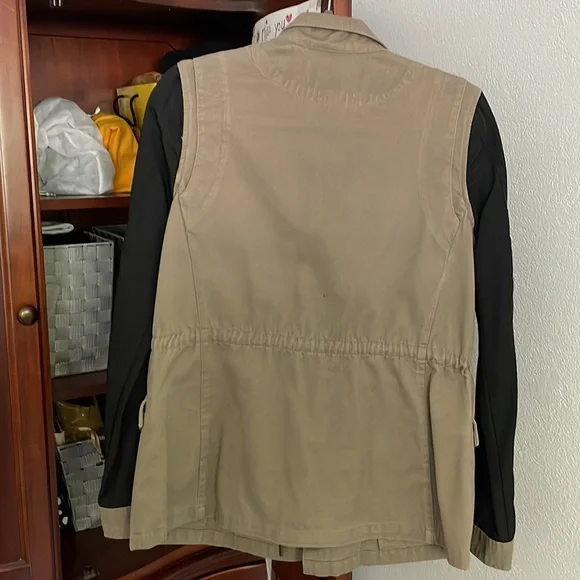 Jacket - Picture 2 of 9